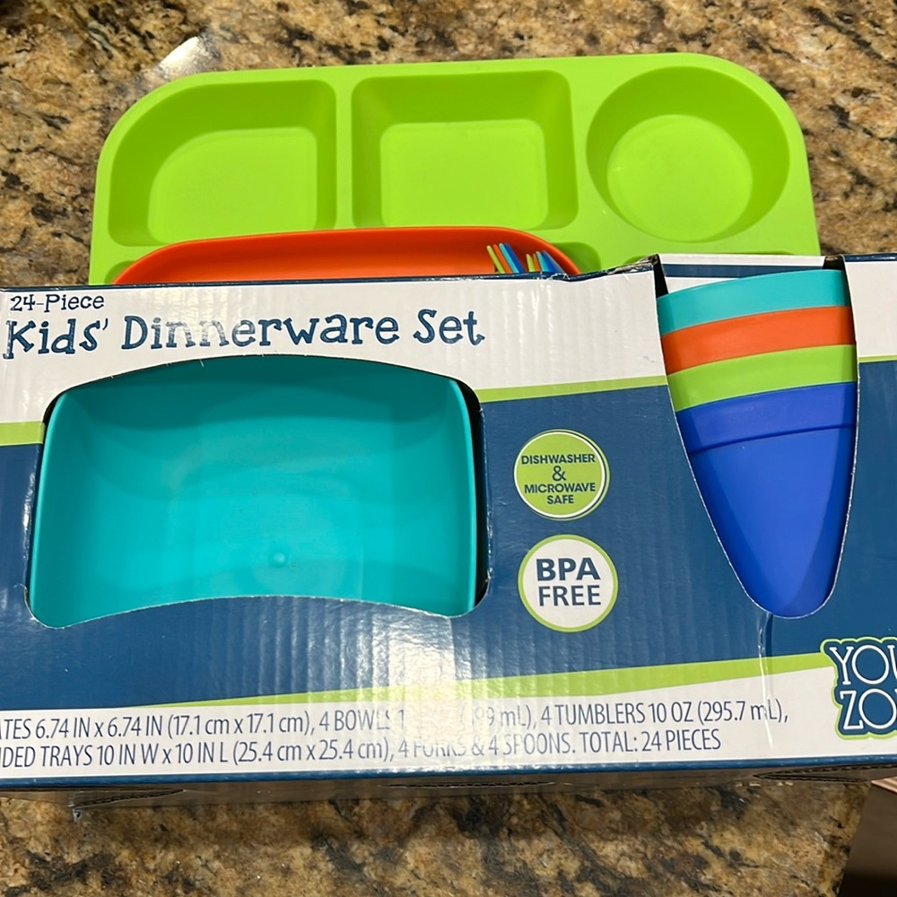 NIB kids dinnerware set